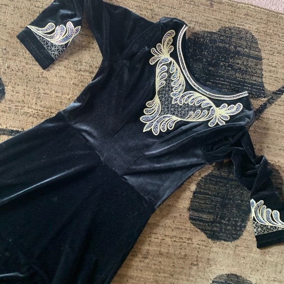 Dress - Picture 3 of 4